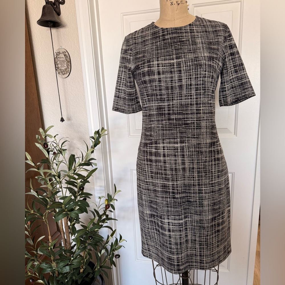 Theory Black & Ivory Sheath Dress Size 6